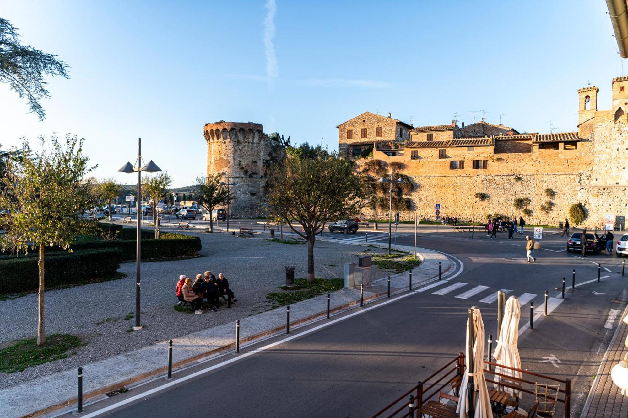 Bellavista Free Parking City Center San Gimignano Exterior foto